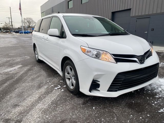 2020 Toyota Sienna LE