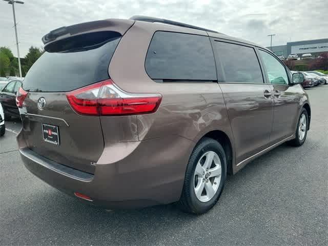 2020 Toyota Sienna LE