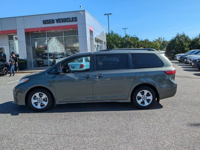 2020 Toyota Sienna LE