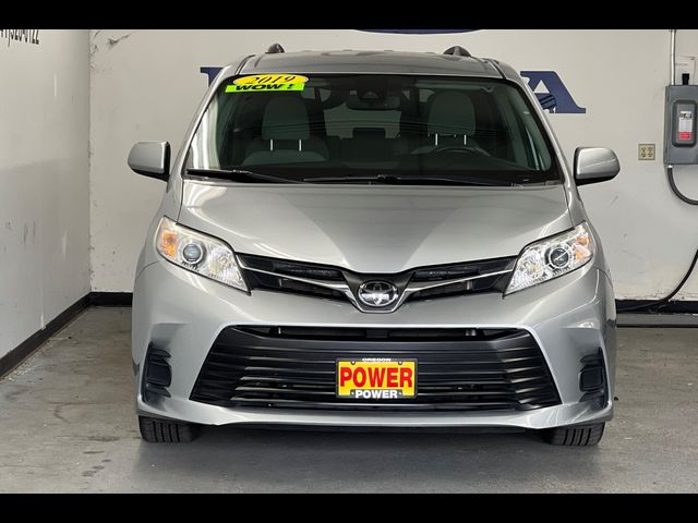 2020 Toyota Sienna LE