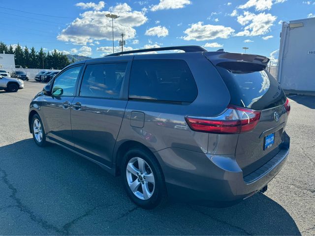 2020 Toyota Sienna LE