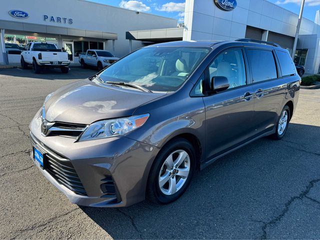 2020 Toyota Sienna LE