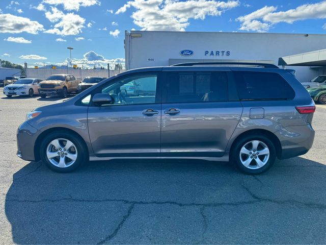 2020 Toyota Sienna LE