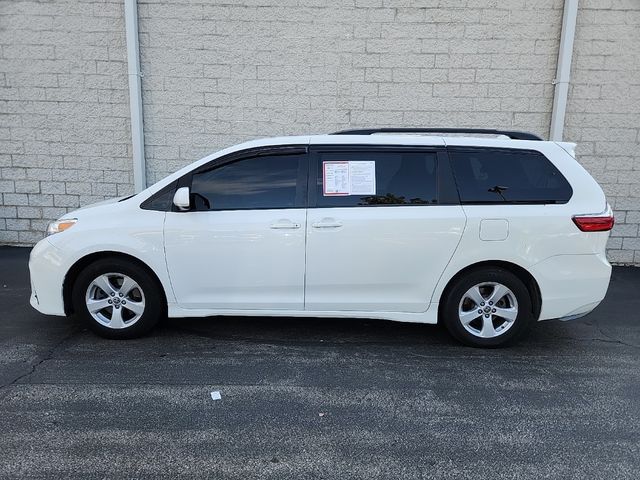 2020 Toyota Sienna LE Auto Access Seat