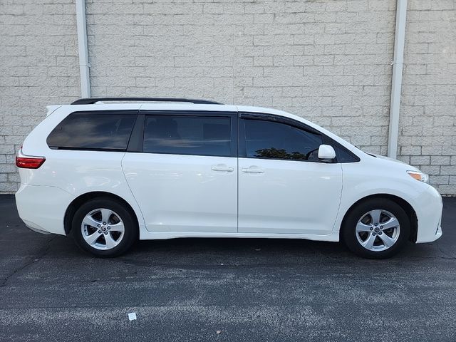 2020 Toyota Sienna LE Auto Access Seat