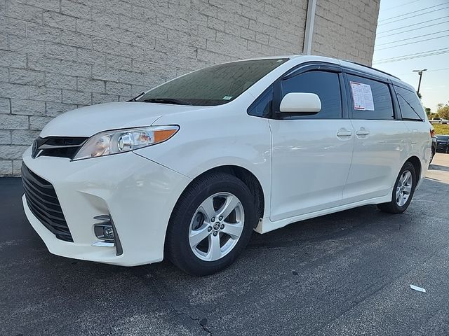 2020 Toyota Sienna LE Auto Access Seat