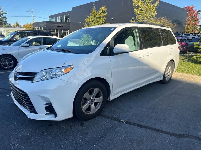 2020 Toyota Sienna LE Auto Access Seat