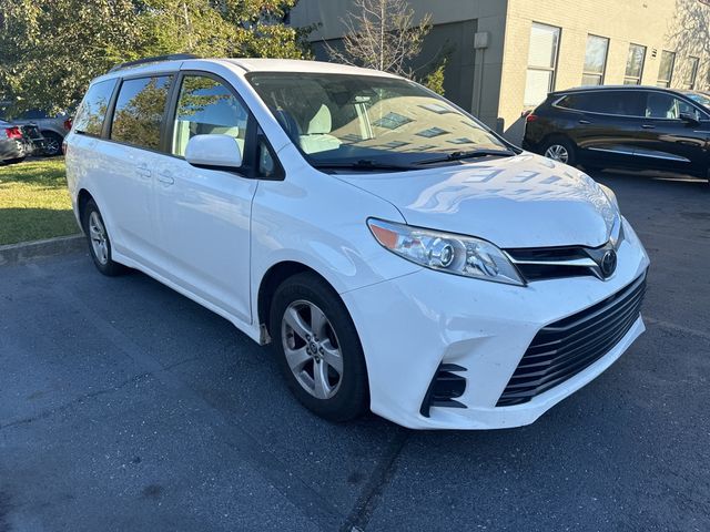 2020 Toyota Sienna LE Auto Access Seat