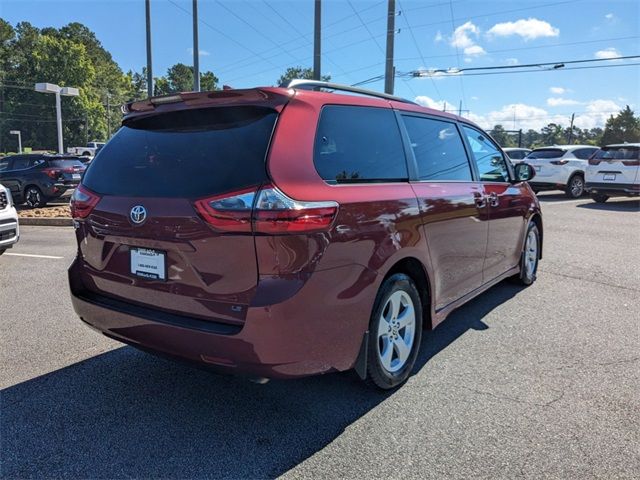 2020 Toyota Sienna LE