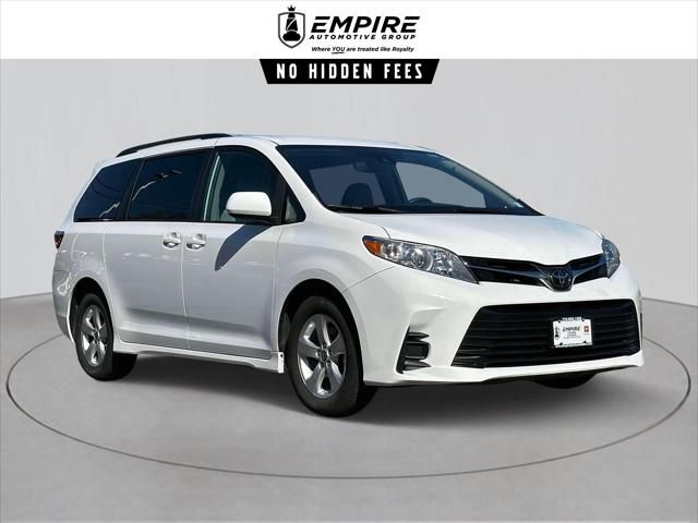 2020 Toyota Sienna LE