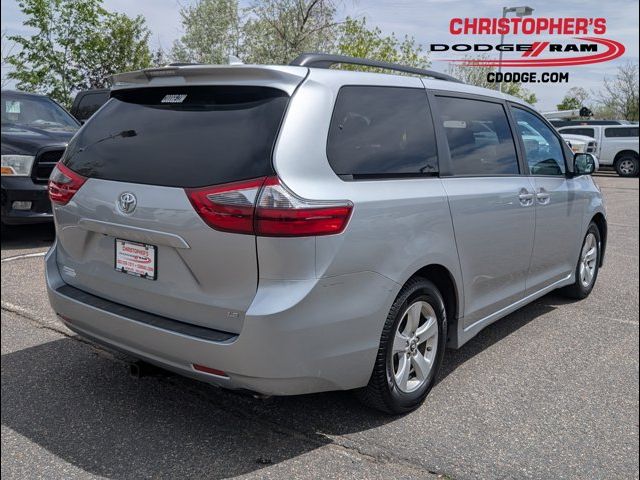 2020 Toyota Sienna LE