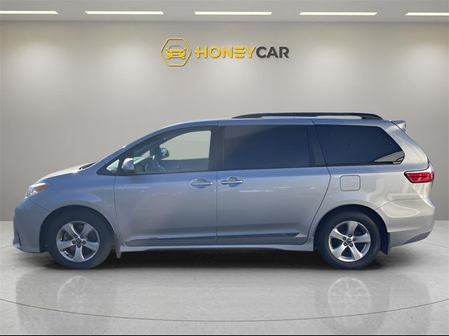 2020 Toyota Sienna LE Auto Access Seat