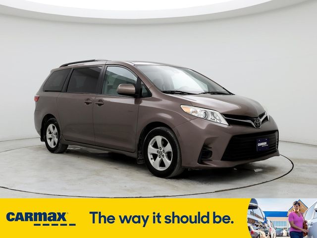 2020 Toyota Sienna LE