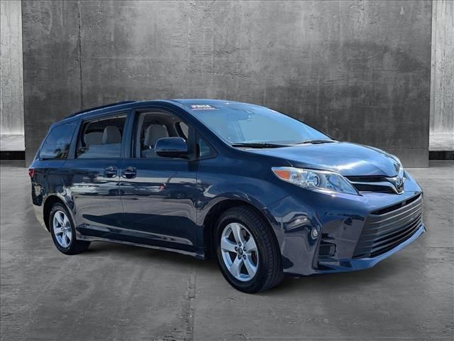 2020 Toyota Sienna LE