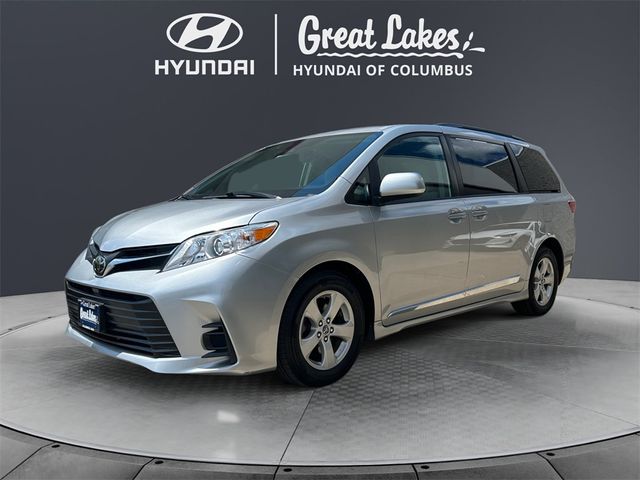 2020 Toyota Sienna LE Auto Access Seat