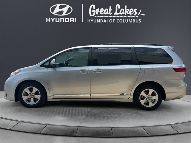 2020 Toyota Sienna LE Auto Access Seat