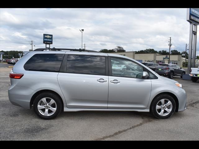 2020 Toyota Sienna LE