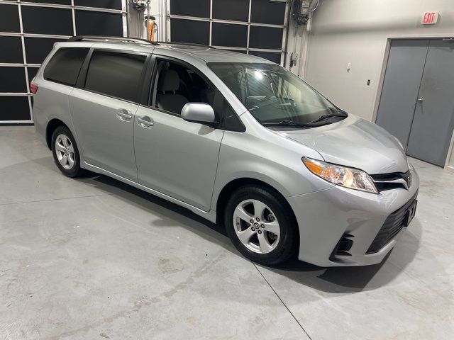 2020 Toyota Sienna LE