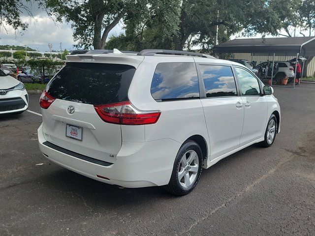 2020 Toyota Sienna LE