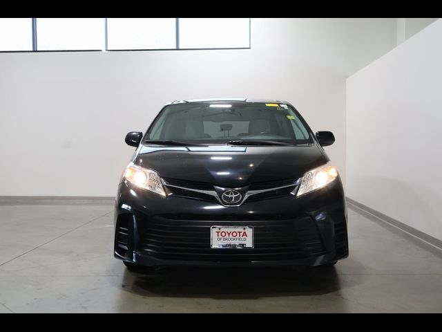 2020 Toyota Sienna LE