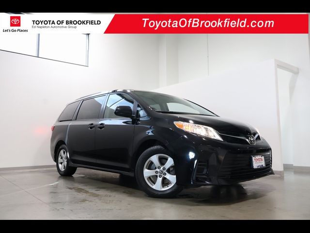2020 Toyota Sienna LE