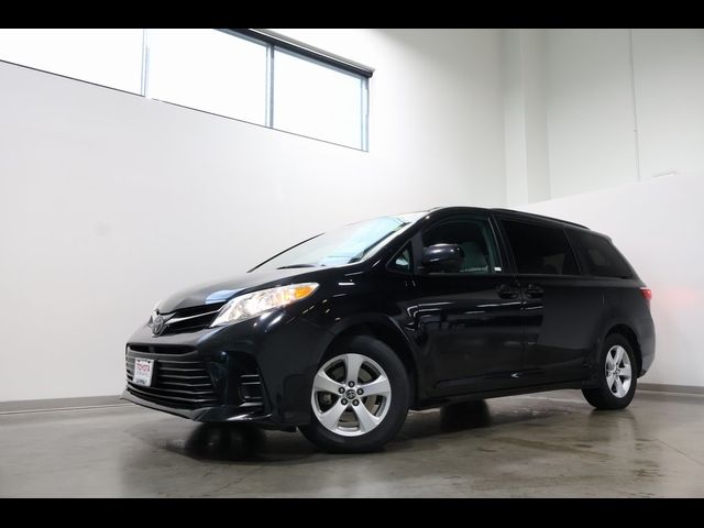 2020 Toyota Sienna LE