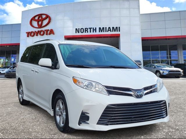 2020 Toyota Sienna LE