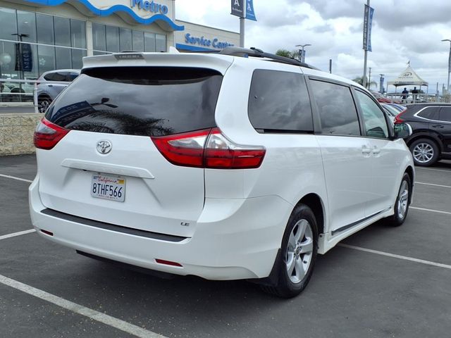 2020 Toyota Sienna LE