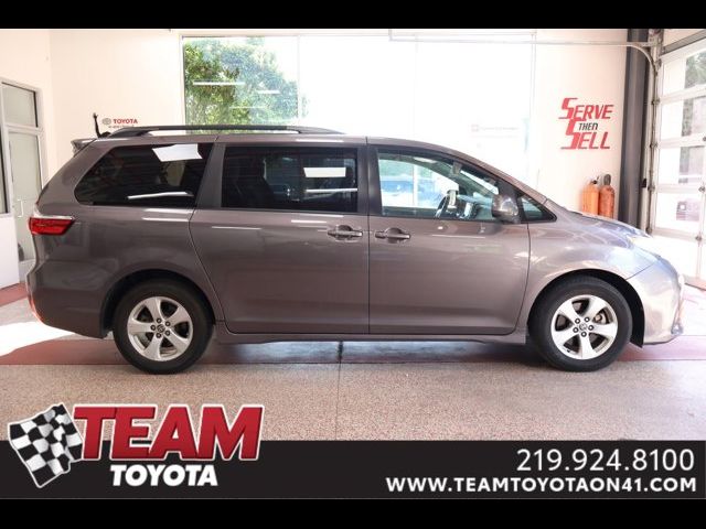 2020 Toyota Sienna LE