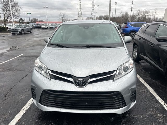 2020 Toyota Sienna LE