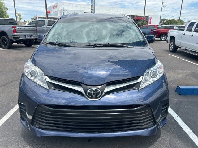 2020 Toyota Sienna LE