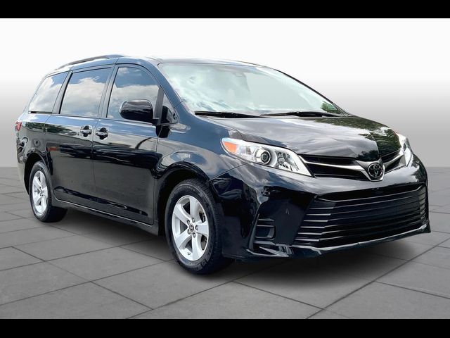 2020 Toyota Sienna LE