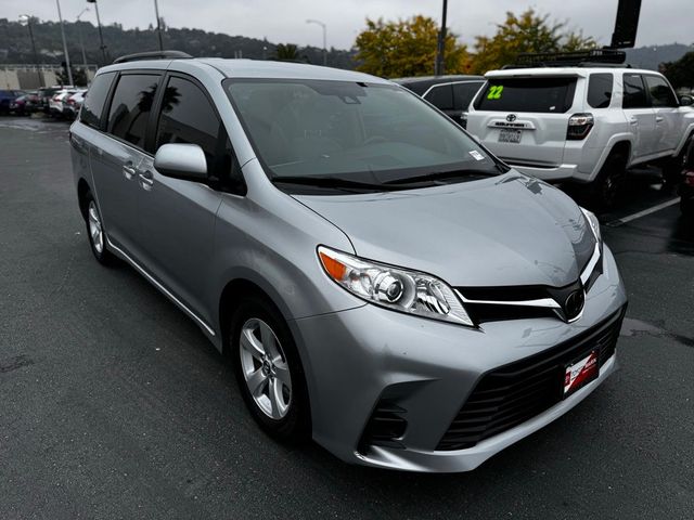 2020 Toyota Sienna LE Auto Access Seat
