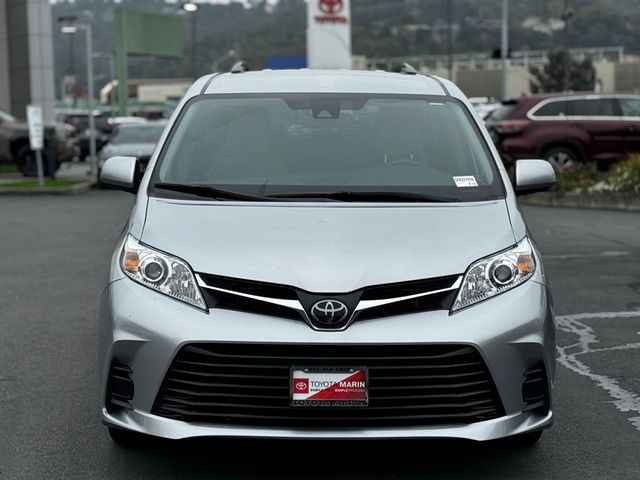 2020 Toyota Sienna LE Auto Access Seat