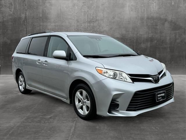 2020 Toyota Sienna LE