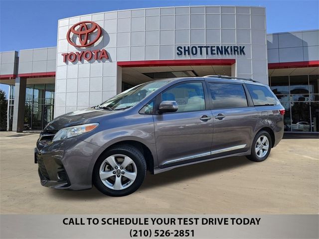 2020 Toyota Sienna LE