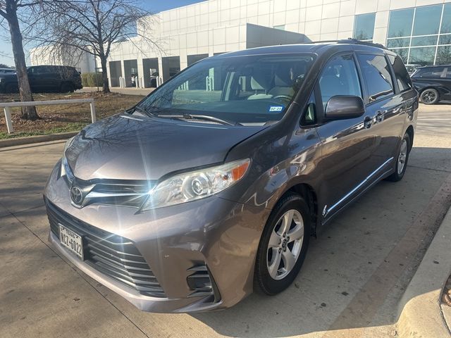 2020 Toyota Sienna LE