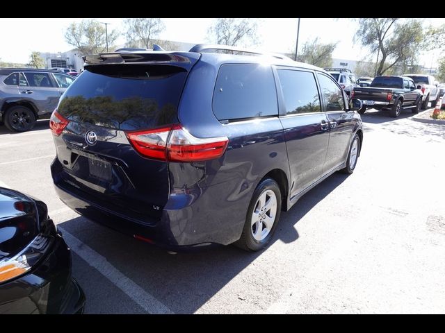 2020 Toyota Sienna LE