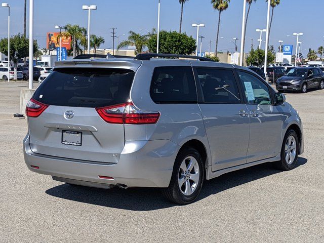 2020 Toyota Sienna LE