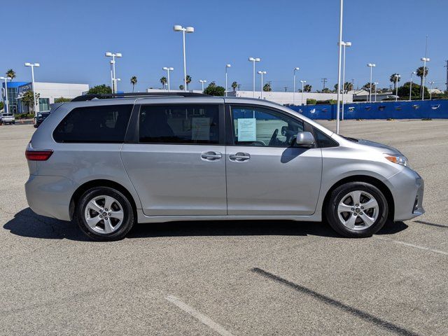 2020 Toyota Sienna LE