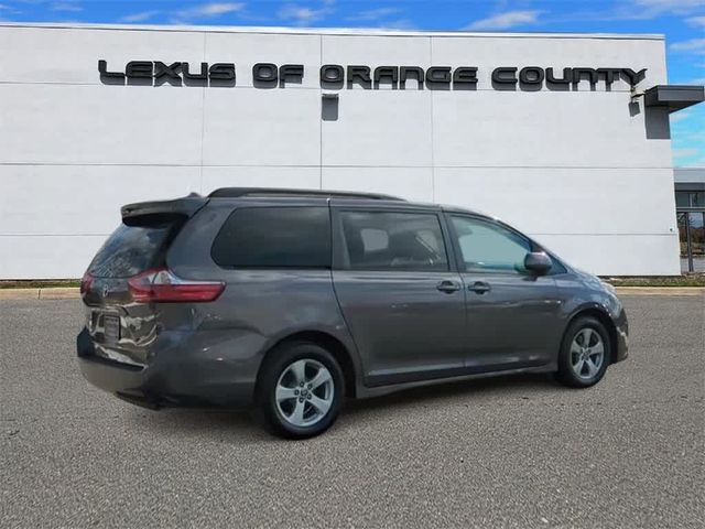 2020 Toyota Sienna LE