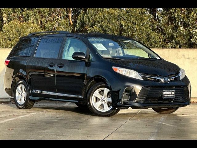 2020 Toyota Sienna LE