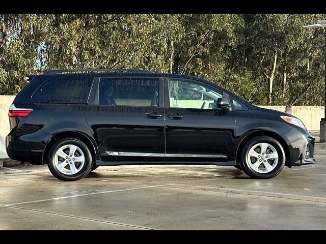 2020 Toyota Sienna LE