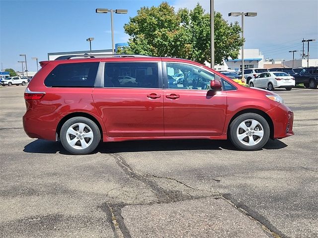 2020 Toyota Sienna LE