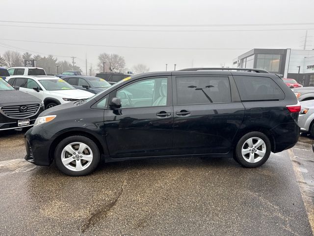 2020 Toyota Sienna LE