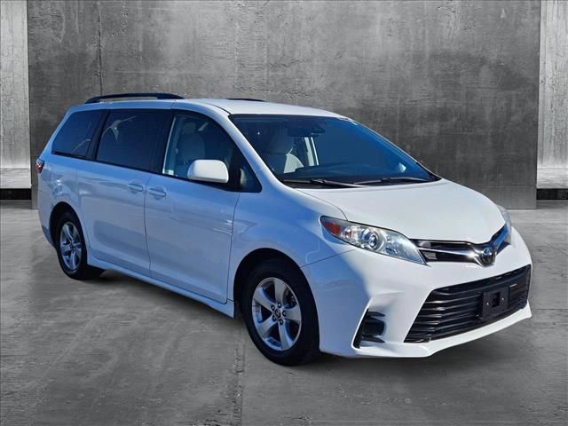 2020 Toyota Sienna LE