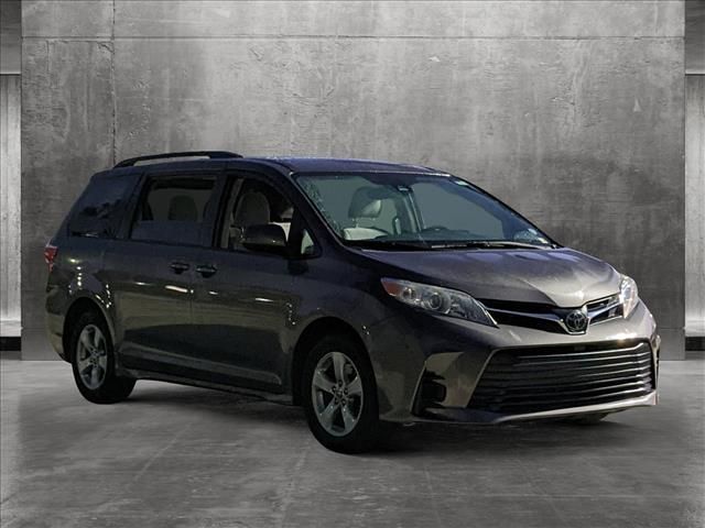 2020 Toyota Sienna LE