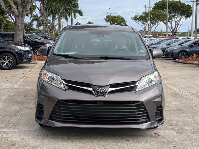 2020 Toyota Sienna LE