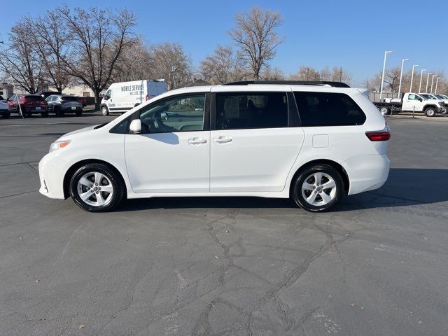 2020 Toyota Sienna LE