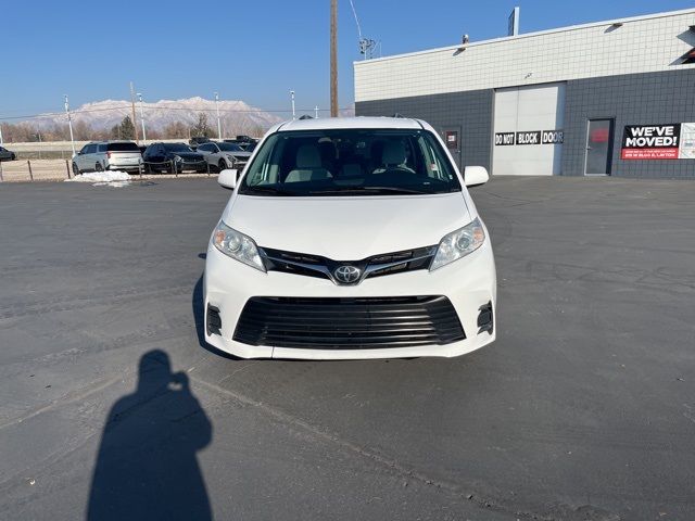 2020 Toyota Sienna LE